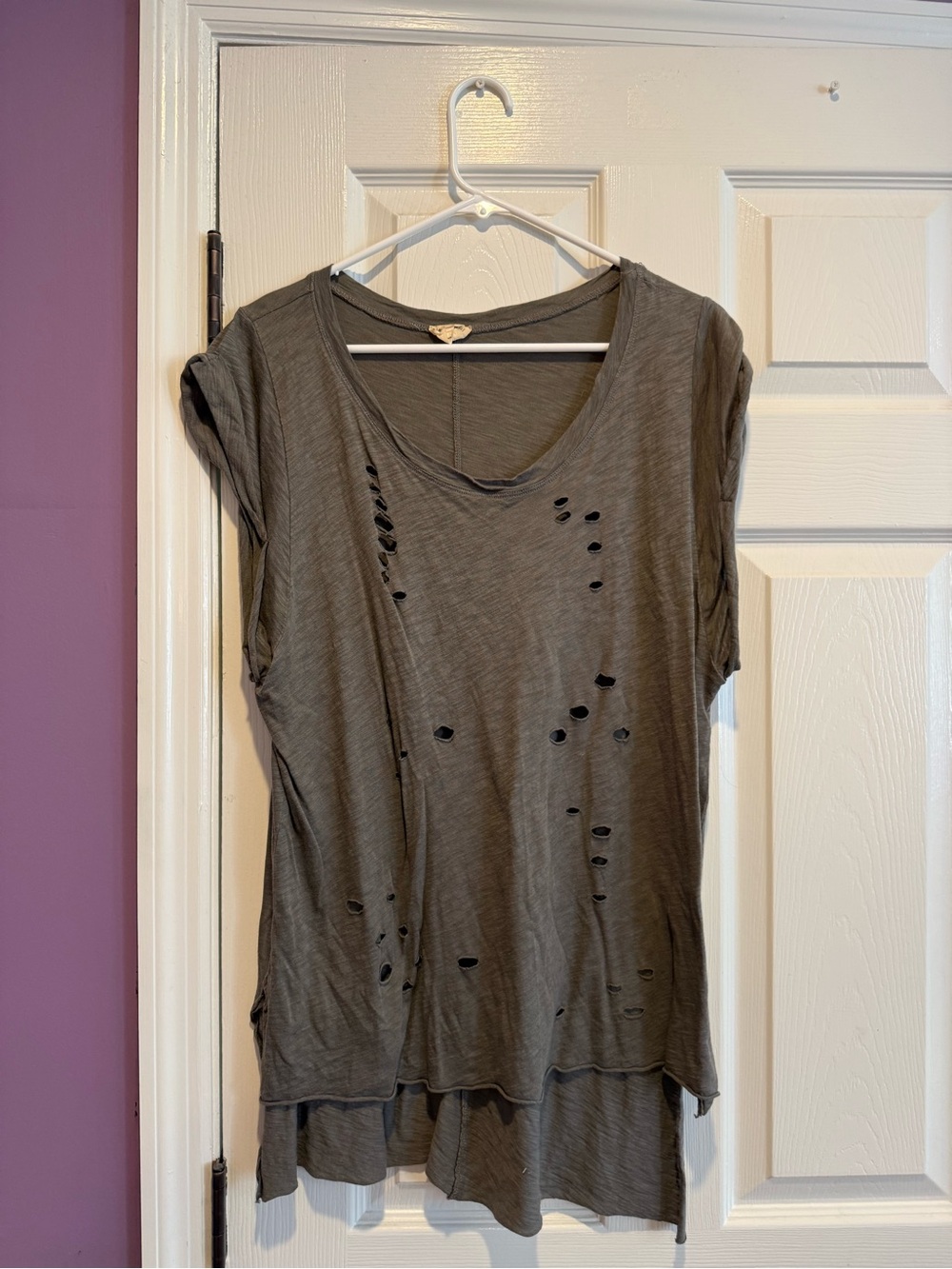 emory park Distressed Scoop-Neck Short Sleeve Top - Olive